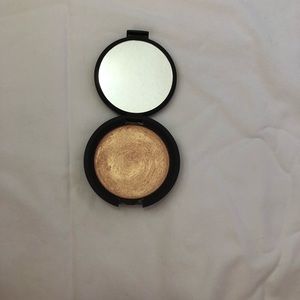 Becca x Jaclyn Hill Champagne Pop